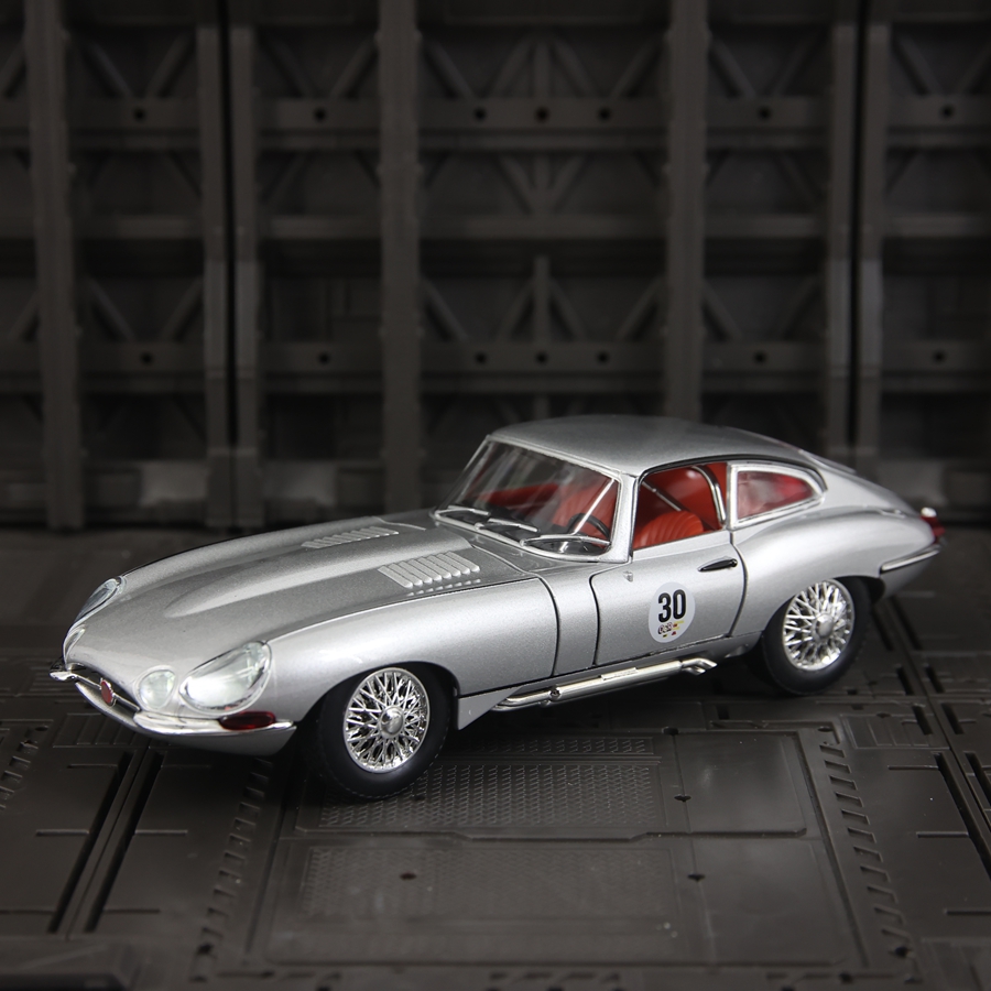 Car Care - Modèle de voiture Jaguar E-Type en